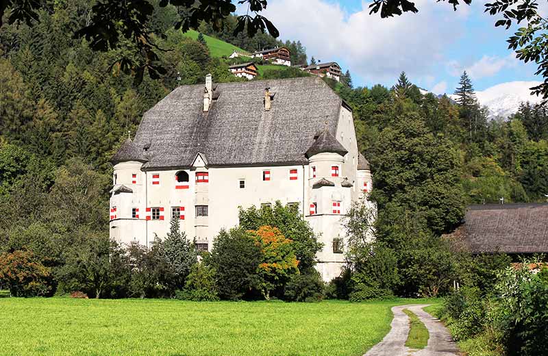 Castello di Neumelans